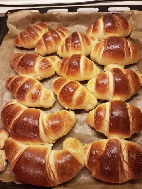 Desert croissante pufoase