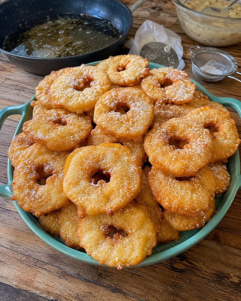 Gogoși pufoase cu mere 🍩🍎 Uite cum ies dolofane și pufoase