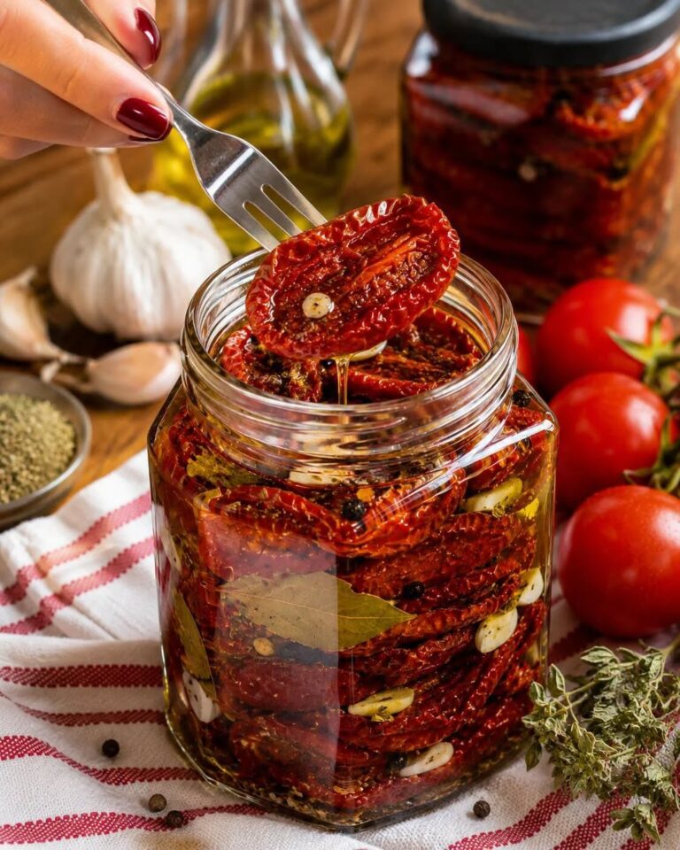 Roșii uscate la soare, păstrate în ulei de măsline 🍅